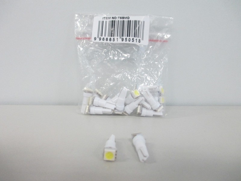 Автомобильная лампа KS Т5 (W2,0-4,6d) белая, 1 SMD 5050 диод (б/цокольная малая) 12v