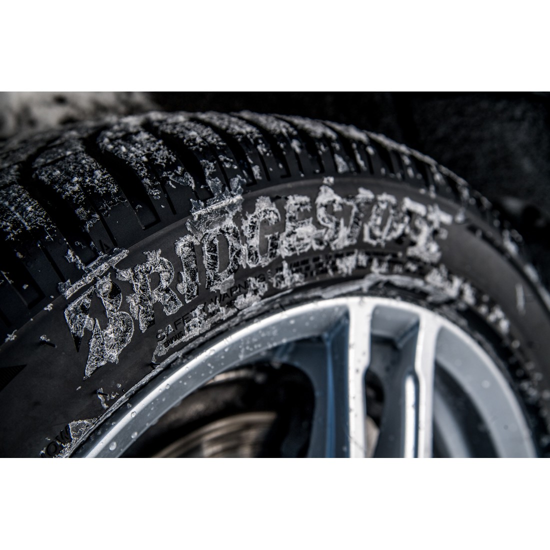 Легковая шина Bridgestone Blizzak LM005 DriveGuard Run Flat 225/45 R18 95V не для эксплуатации (старше 4-х лет), без гарантии