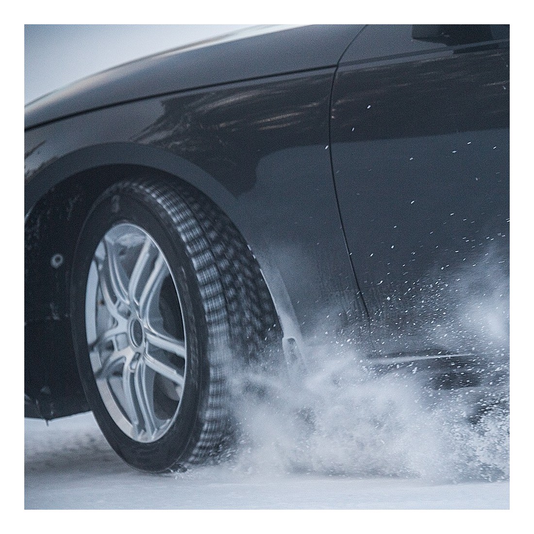 Легковая шина Bridgestone Blizzak LM005 DriveGuard Run Flat 225/45 R18 95V не для эксплуатации (старше 4-х лет), без гарантии